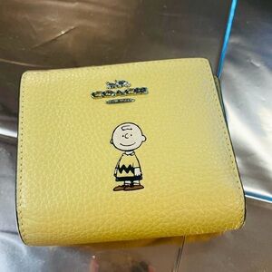 Coach x Peanuts Snap Wallet In Leather, Yellow (broken Zipper)